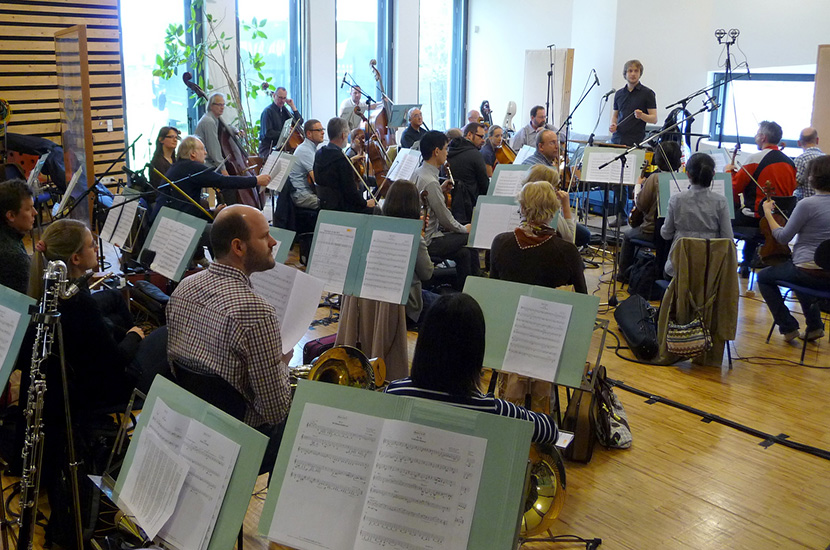 Nürnberger Symphoniker im Streetlife Studio mit Dirigent und Arrangeur David Zell.